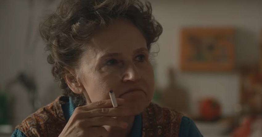 Anica Dobra, Belo se pere na 90