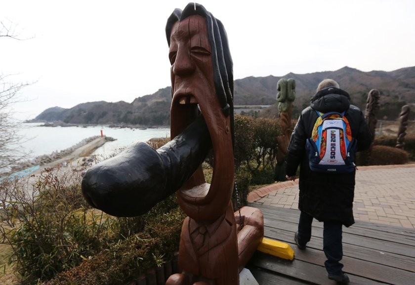 Sinnim, Korea. Park penisów przyciąga tłumy