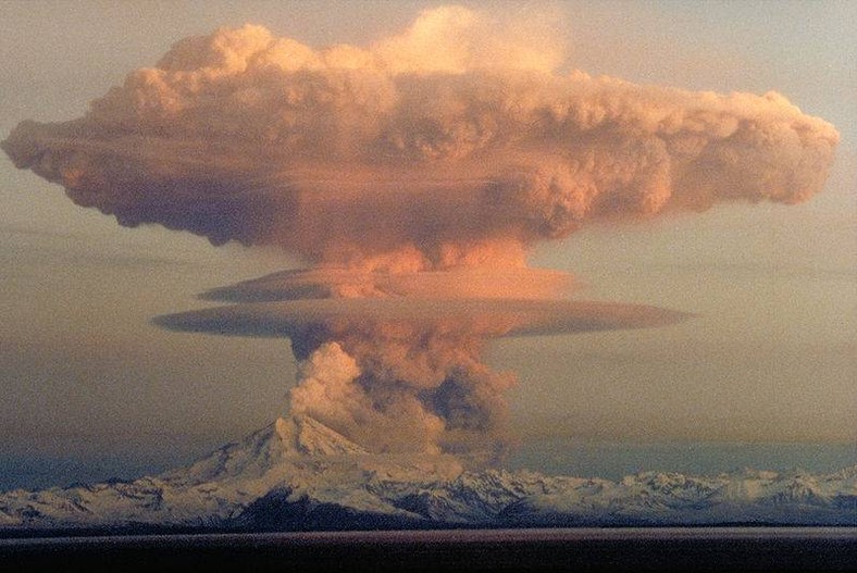 Erupcja wulkanu Mount Redoubt