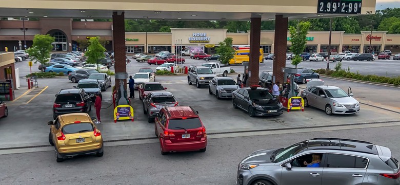 Cyberatak na infrastrukturę naftową w USA. Ceny paliw w górę, ogromne kolejki na stacjach