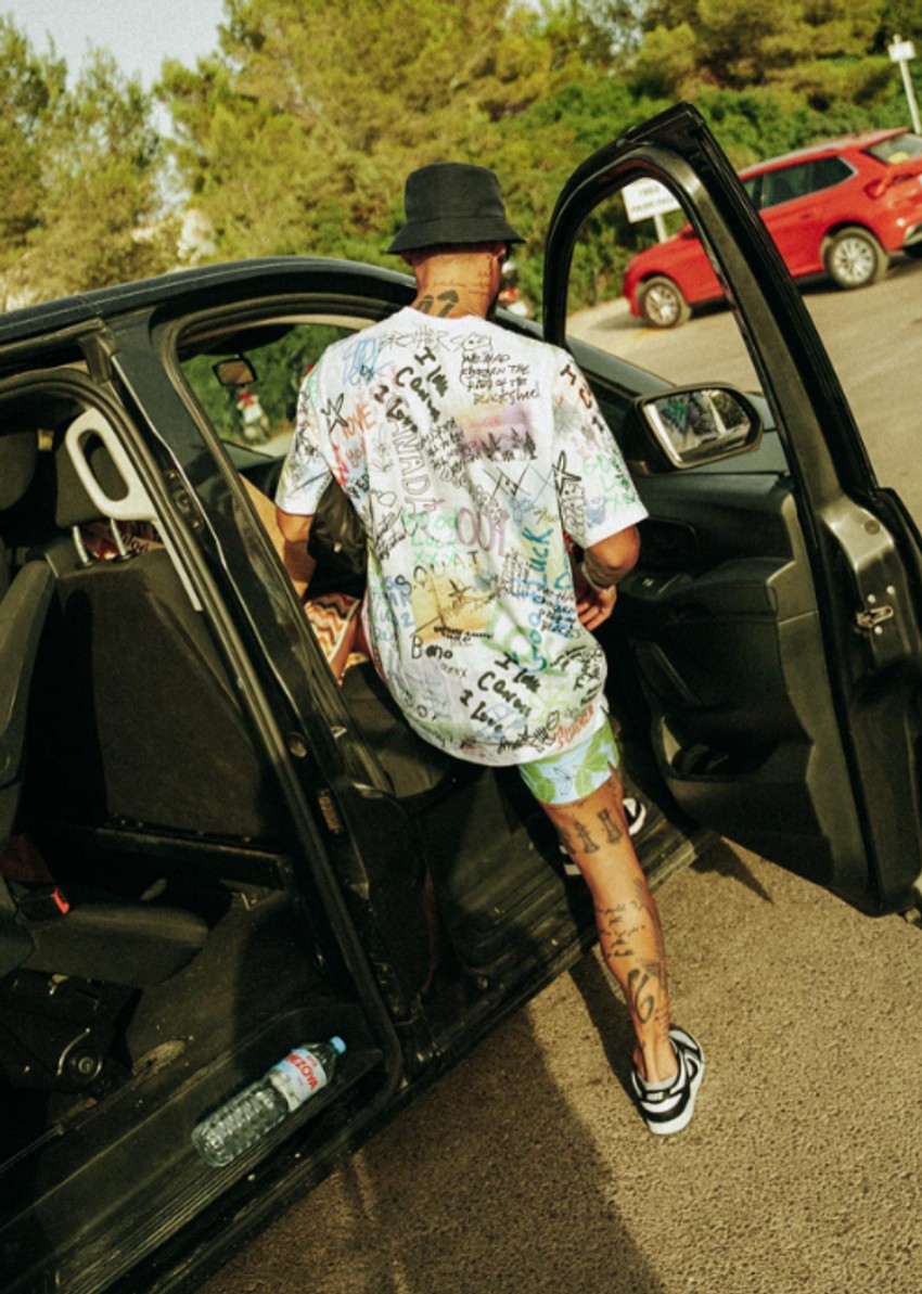 Nemanja Gudelj išaran od glave do pete