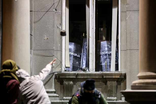 Zamieszki po wyborach w Serbii. Dziesiątki rannych w Belgradzie
