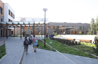 Jak gmina z problemami demograficznymi zbudowała szkołę przyszłości