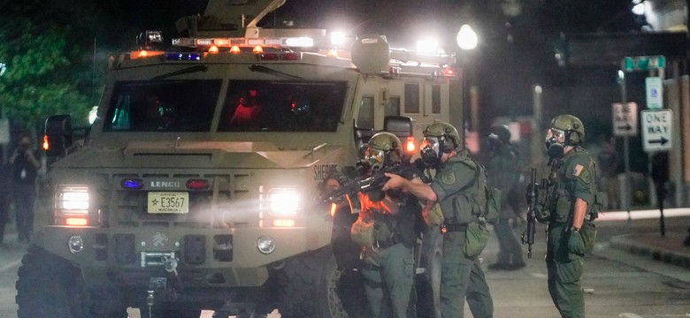 Trump wyśle Gwardię Narodową do Kenoshy, gdzie wcześniej policja siedmiokrotnie postrzeliła Afroamerykanina