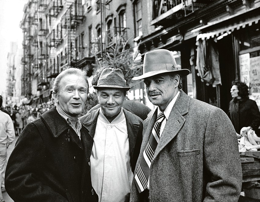 ”Poštovani gospodine Brando, napisao sam knjigu KUM”, pisao je 1970. tada anonimni Mario Puzo (u sredini) slavnom Marlonu Brandu