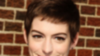 Anne Hathaway "niepocieszona" po obcięciu włosów