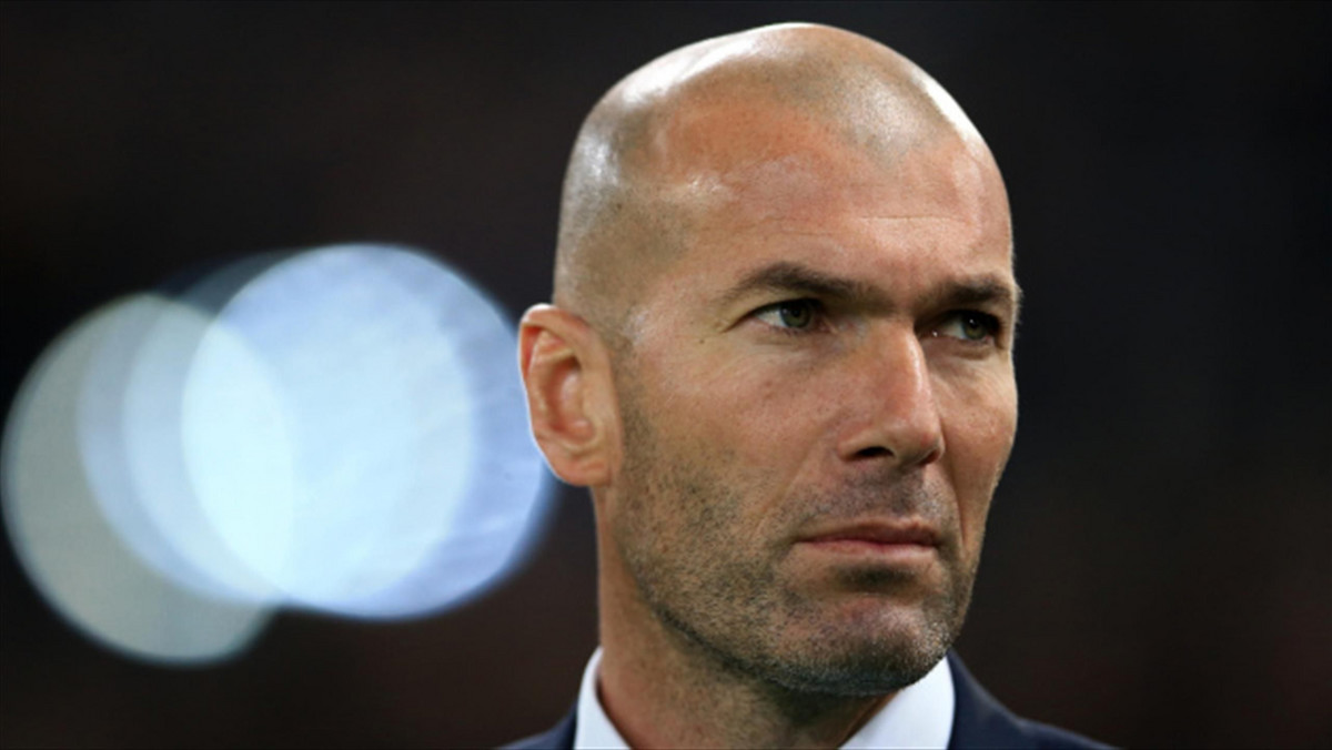 Trener Realu Madryt Zinedine Zidane nadal wierzy w to, że na Santiago Bernabeu będą świętować mistrzowski tytuł. Nawet pomimo remisu 1:1 z Malagą i dziewięciopunktowej straty w tabeli La Liga do Barcelony. O niegasnącej nadziei Francuz opowiadał dziennikarzom po spotkaniu na La Rosaleda.