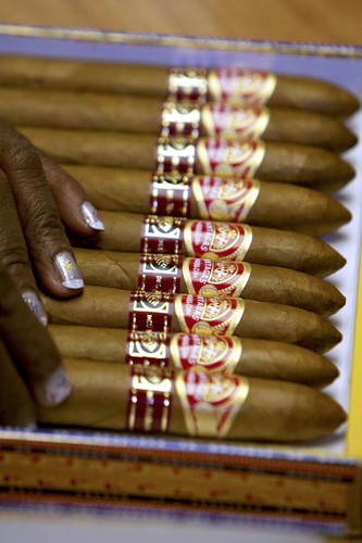 <b>Proclamation 3447</b> czyli zakaz jakiegokolwiek handlu między USA i Kubą, rozpoczęty w 1960 roku. Gospodarcza izolacja Kuby miała związek z sojuszem państwa z ZSRR. Pomimo zakończenia zimnej wojny, sankcje nadal funkcjonują, czyniąc przepisy najbardziej trwałym embargiem w współczesnej historii. Mimo to USA pozostają piątym największym eksporterem na Kubę.