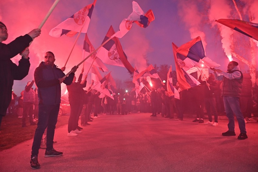 Preljina, doček uz zastave, vatromet i pesmu