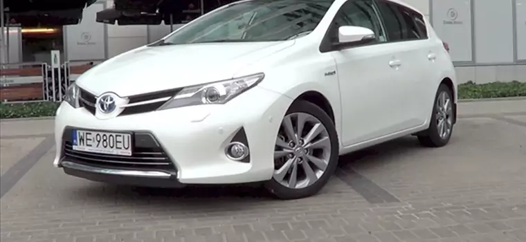 W korku z... Toyotą Auris Hybrid - cz. 01