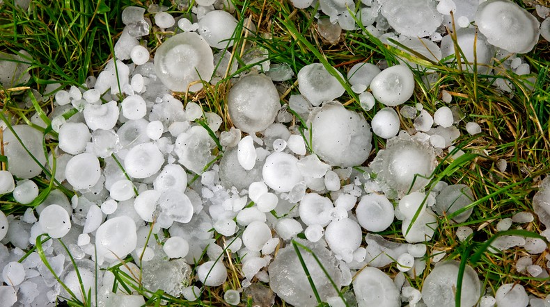 W czasie burz możliwe są opady gradu