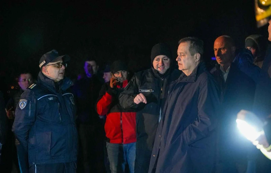 Luka Čaušić i Ivica Dačić u selu Petka