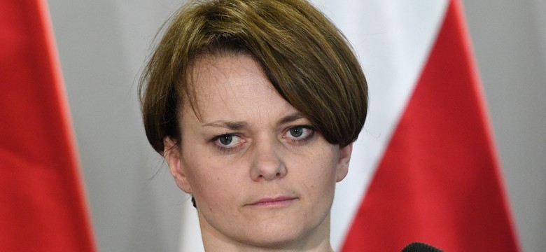 Kiedy rekompensaty dla dużych firm? Minister Emilewicz mówi o warunkach