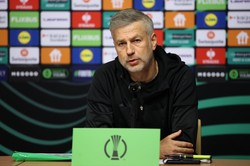 Iordanescu nie przyszedł do Legii dla pieniędzy. "Mógłbym zarabiać dziesięć razy więcej"