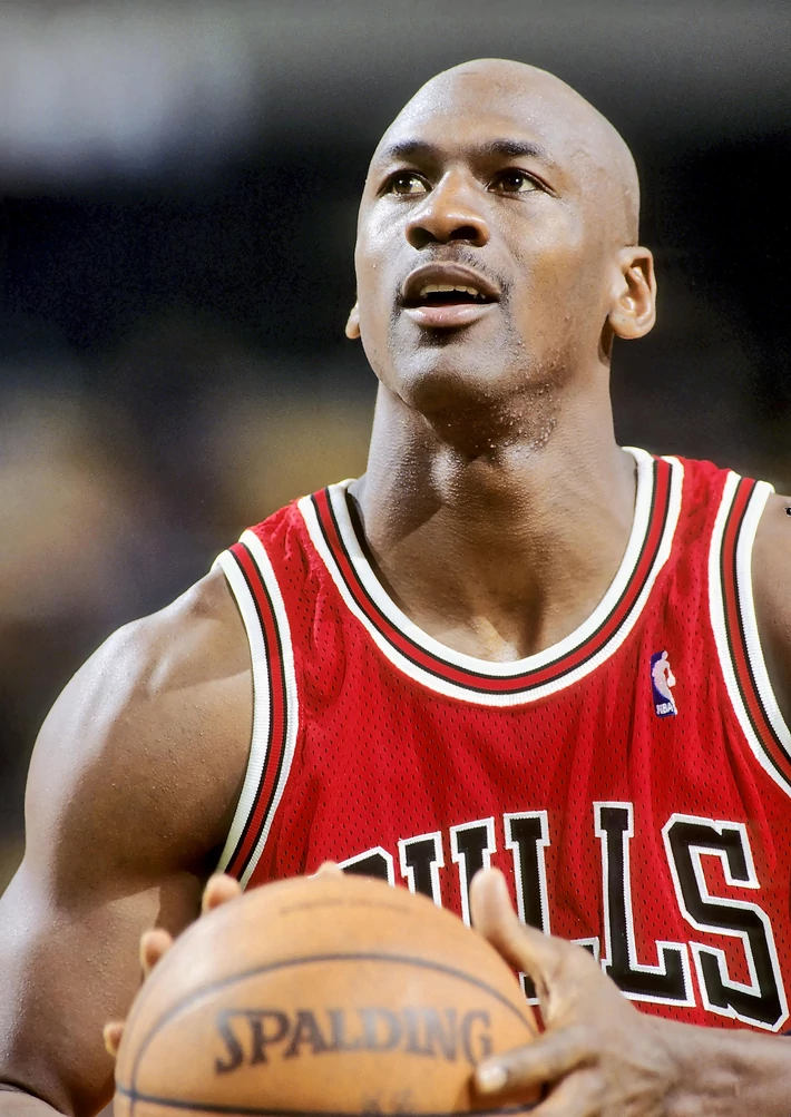 1. Michael Jordan (koszykówka) – 43,9 mln dol.