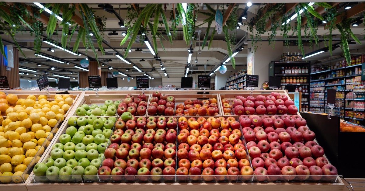 Sprzedaż w sklepach rośnie. Długi sklepów też