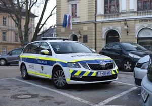 Policija