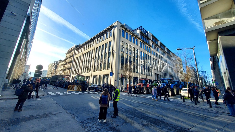 Jedno z brukselskich skrzyżowań w czwartkowe popołudnie