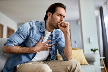 köhögés, oka, kóros tünetei, kezelése, tüdőbetegség, koronavírus, fertőző betegség, reflux