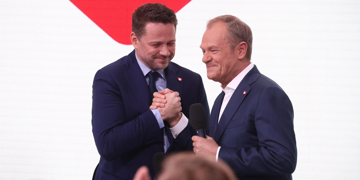 Rafał Trzaskowski i Donald Tusk po ogłoszeniu wyników wyborów.