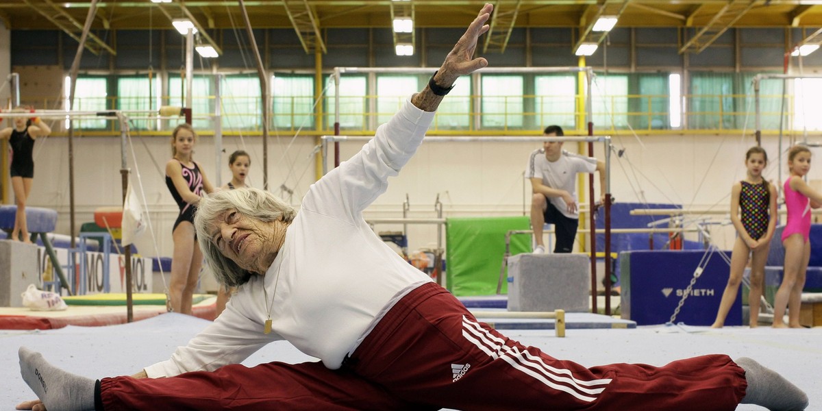 Słynna gimnastyczka ma 95 lat i wciąż jest w formie