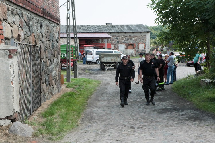 Strażacy wypompowywali szambo