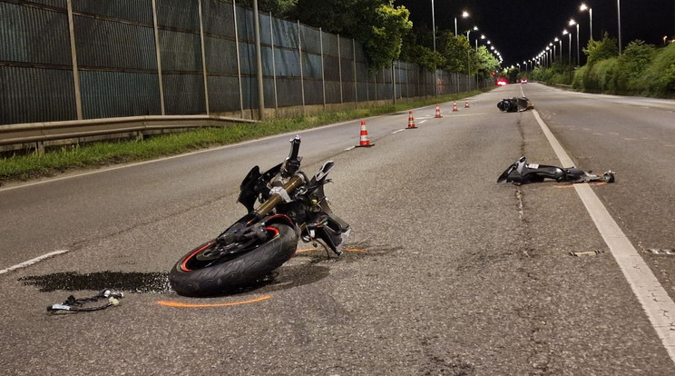 Motorkerékpár csapódott egy személyautónak 6-os számú főút fővárosi szakaszánál/ Fotó: Baleset-Info.hu