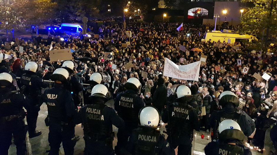 Katowice. Protest w związku z wyrokiem Trybunału Konstytucyjnego
