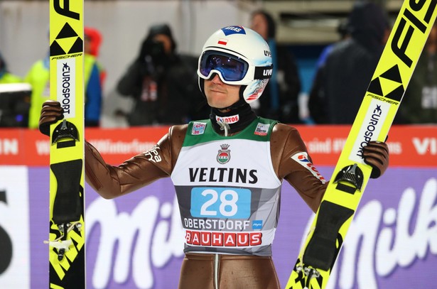 Polak Kamil Stoch wygrał pierwszy konkurs 66. Turnieju Czterech Skoczni w Oberstdorfie.