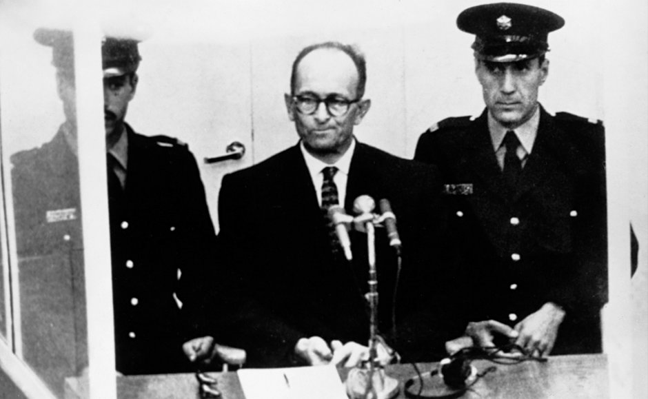 Adolf Eichmann podczas procesu (1961 r.)
