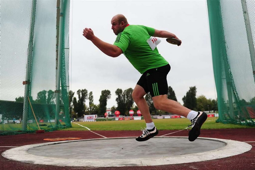 Piotr Małachowski ma uraz kolana, przez który może nie pojechać na igrzyska olimpijskie