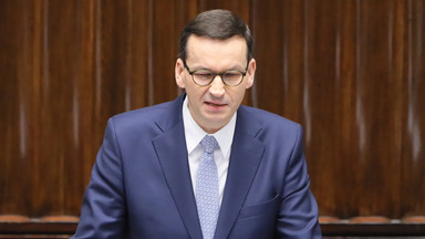Z Sejmu na stadion. Premier Morawiecki wygłosił expose i ruszył kibicować biało-czerwonym