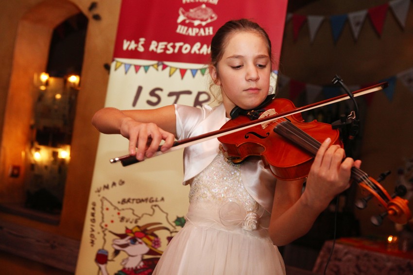 Jovana je počela svirajući u knez Mihailovoj ulici