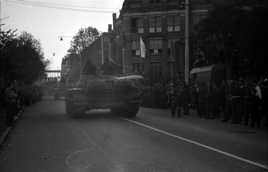 Defilada Wojsk Układu Warszawskiego w 1962 r. podczas której doszło do tragicznego wypadku