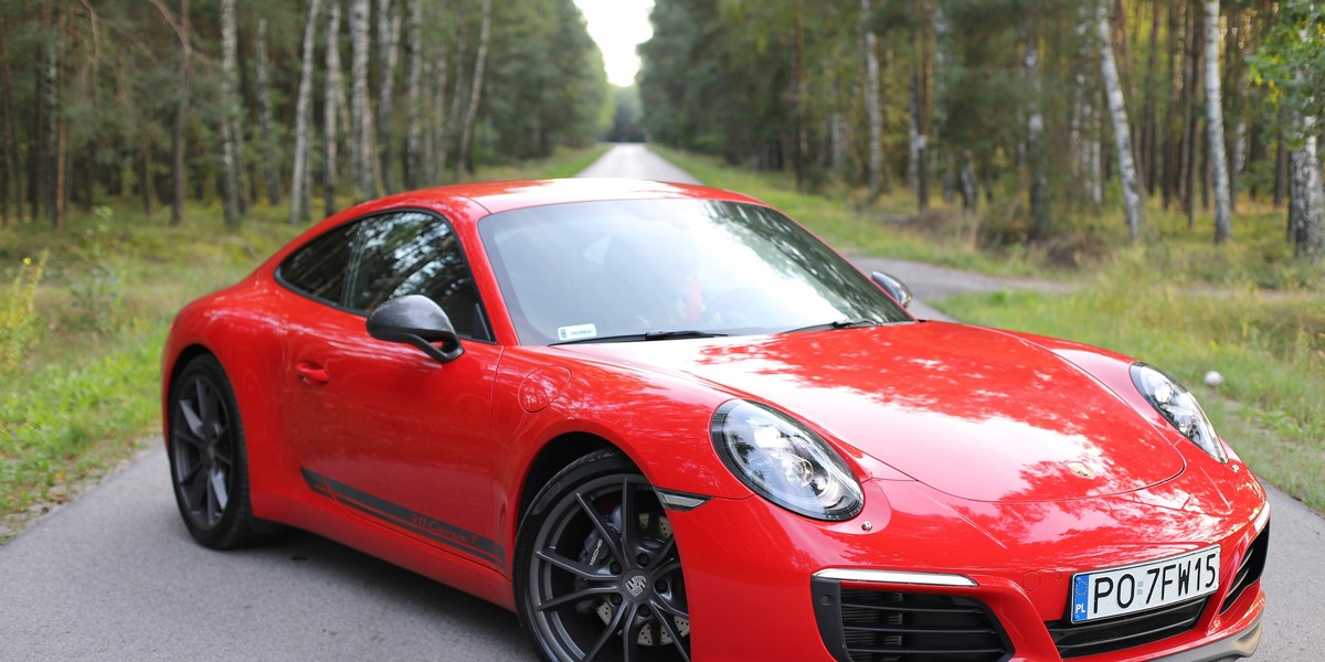 Do trudnej do ogarnięcia aktualnej liczby wersji tego samochodu, dołączyła kolejna, 23. Porsche 911 Carrera T to samochód niezwykły