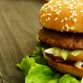 Unijny trybunał zajmie się sprawą VAT od hamburgerów z McDonald's sprzedanych kilka lat temu

