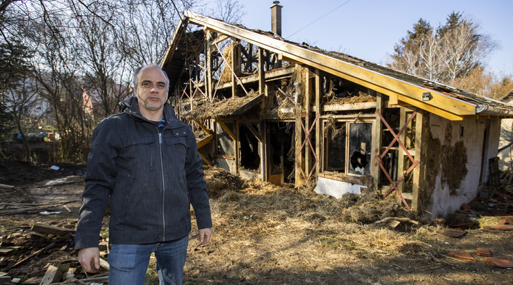 Zsolt felesége és három gyermeke volt odahaza a katasztrófa idején, szerencsére ők jól vannak / Fotó: Czerkl Gábor