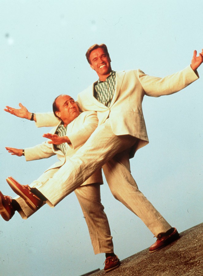 Schwarzenegger a DeVito vo filme Dvojičky.