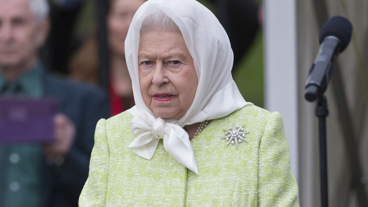 Wystrzały armatnie, okolicznościowe iluminacje i kartki z życzeniami z całego kraju - Wielka Brytania świętowała wczoraj 90. urodziny królowej Elżbiety II, najdłużej panującej brytyjskiej monarchini w historii.