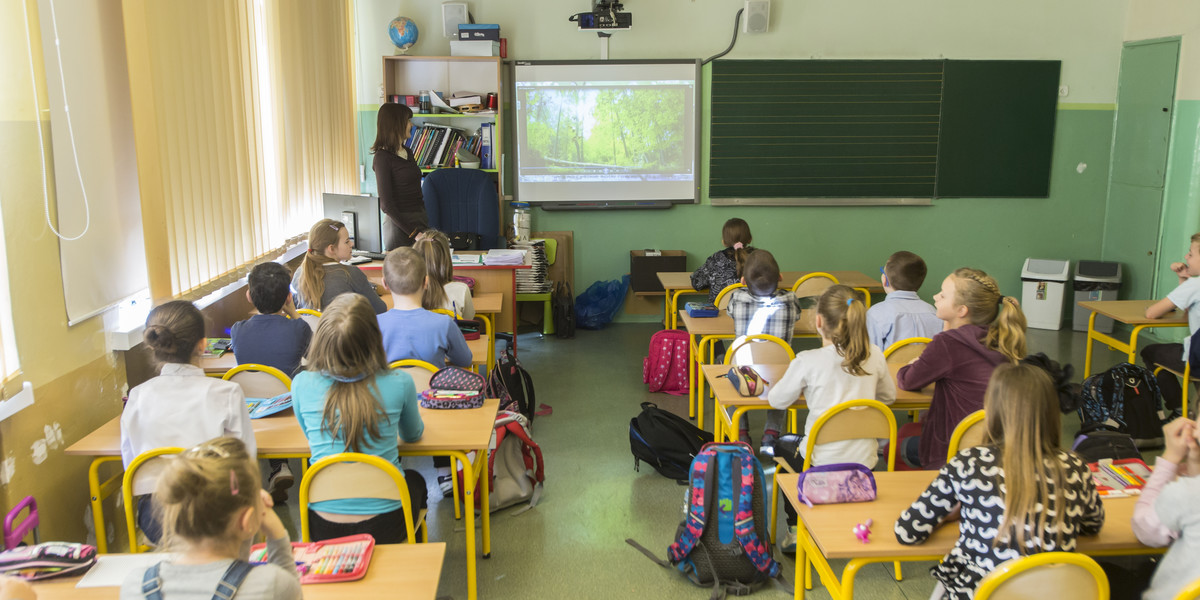 Uczniowie w klasie w jednej z poznańskich szkół.
