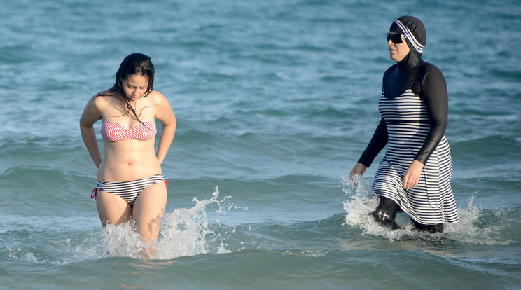 Burkiniben fürdőző nők és férjeik elől menekültek el a strandolók Horvátországban / Fotó: AFP
