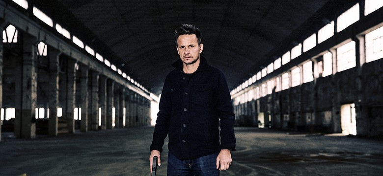 Bartłomiej Topa tropi zbrodniarzy wśród "Sług Bożych". Zobacz zapowiedź kryminału