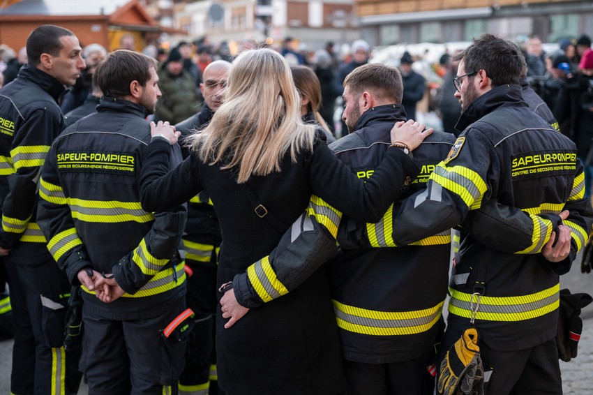 Vatrogasci odaju počast žrtvama, Kran-Montana