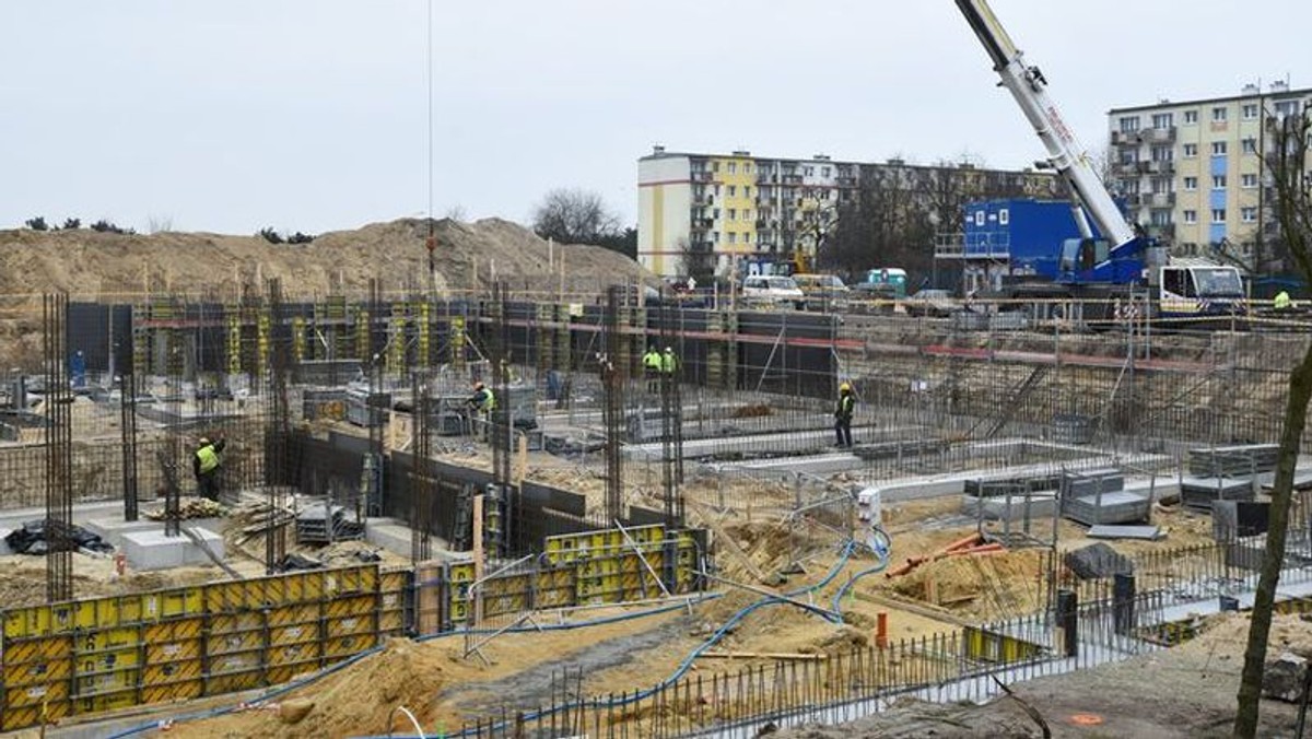 Nabierają tempa prace przy budowie parku wodnego na Kapuściskach. Bydgoszczanie z nowego basenu będą mogli korzystać od przyszłego roku.