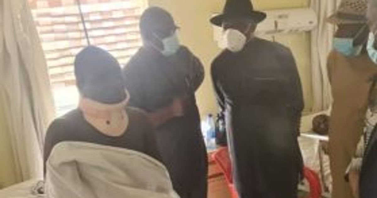 Auto crash: Jonathan visits injured police officer in hospital - Vimarsana News