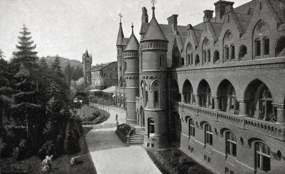 Sokołowskie sanatorium na starej pocztówce