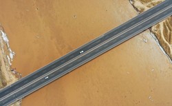 Ten widok zapiera dech w piersiach! Niesamowity kolor rzeki w Chinach [GALERIA]