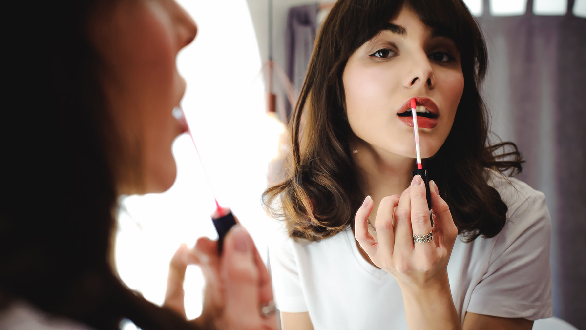 Makijażysta Diora radzi, jak malować się w czasie pandemii. Nie rezygnuj ze szminki