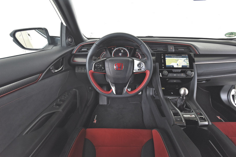 Honda Civic Type R kontra Seat Leon Cupra - 620 KM na torze