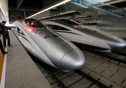 W Chinach zderzyły się superszybkie pociągi. Są ofiary